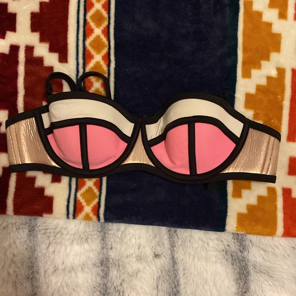 Victoria’s Secret bikini bundle - Picture 2 of 3